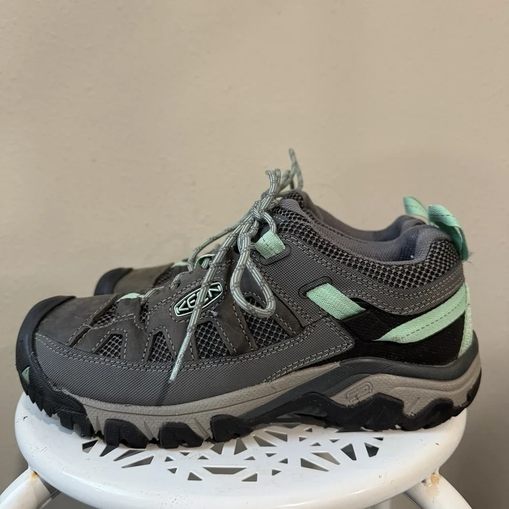 KEEN Womens Targhee Vented Hiking Shoes Size 8 US Gray